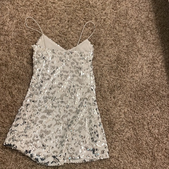superdown white and sliver cheetah dress - Picture 2 of 4